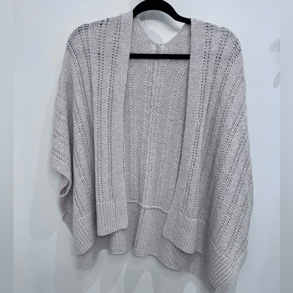 2/40$Crochet Vest poncho one size beige - Picture 6 of 6